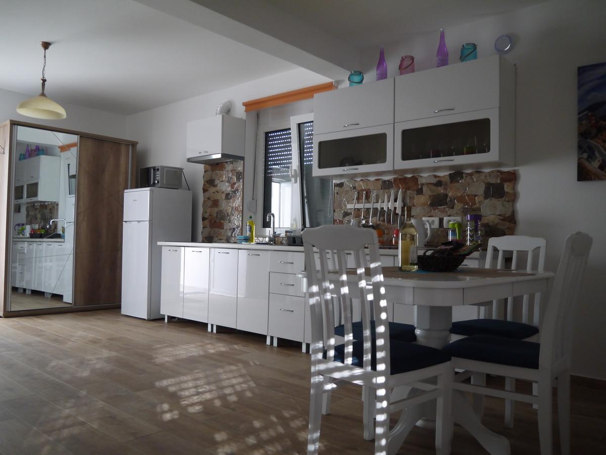 Crystalsky Apartment Dobra Voda Exterior photo